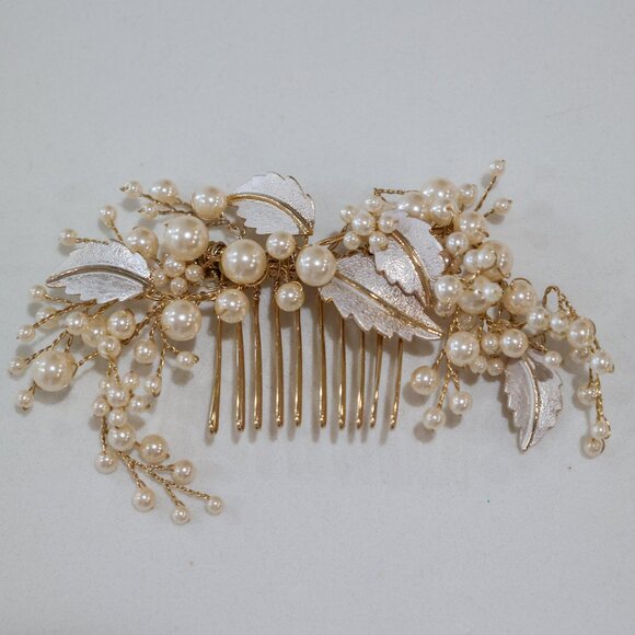 Untamed Petals Bridal Hair Piece main image 4